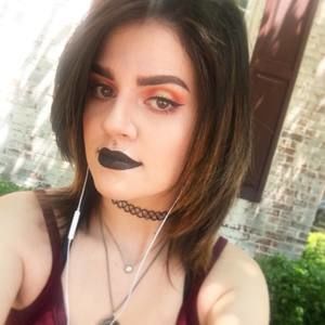 Meet your Posher, Adriana